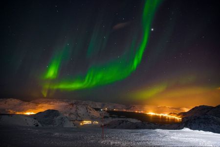 Polarlichter über der Stadt Honningsvag